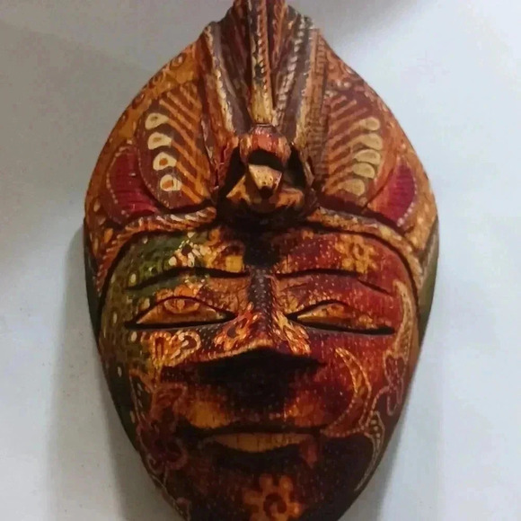 Vintage Indonesian Batik Topeng Mask..collectable choice..vintage piece. - Picture 2 of 4